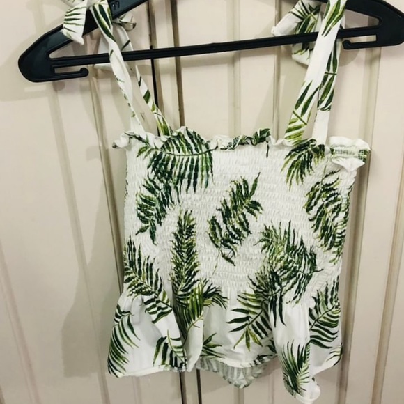 H&M store exclusive summer top - Picture 3 of 8